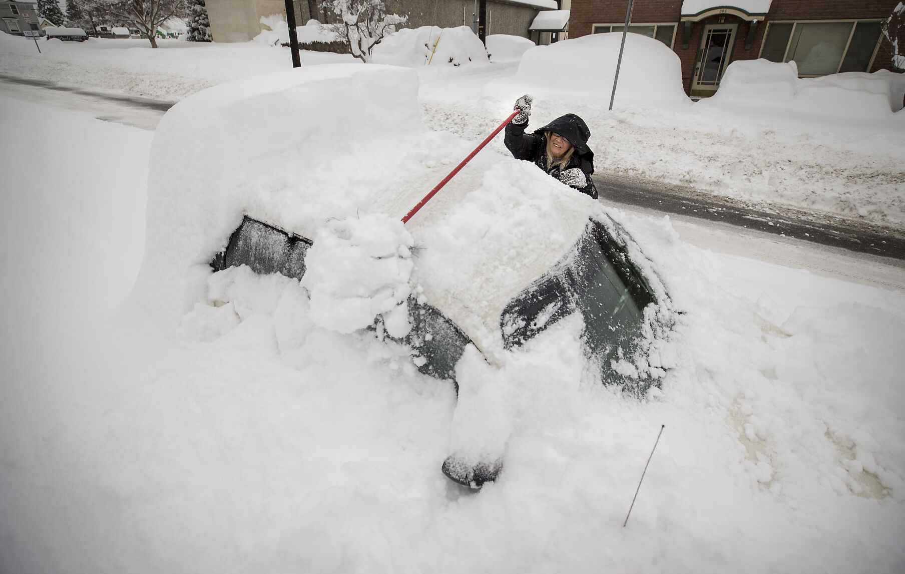 220107-newslocal-diggingout 02.jpg (copy)